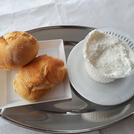 Kamarina Land Bed and Breakfast 3*