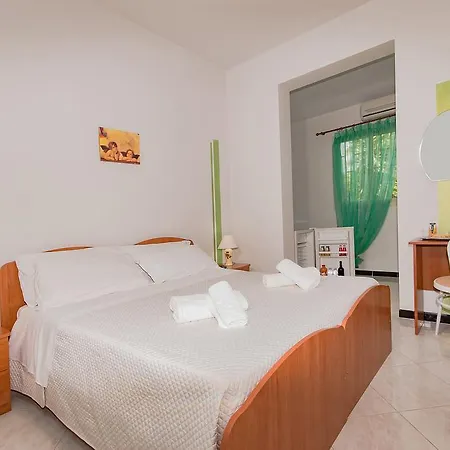 Bed & Breakfast Kamarina Land 2*