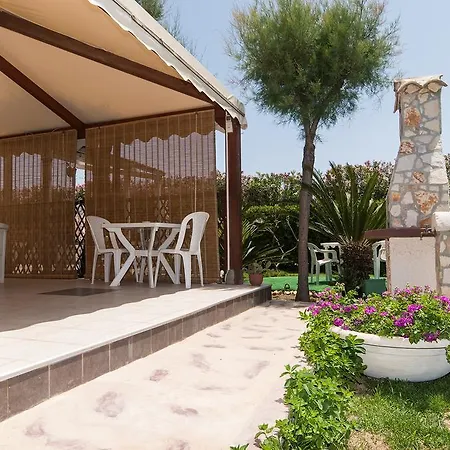 Kamarina Land Bed and Breakfast 3*